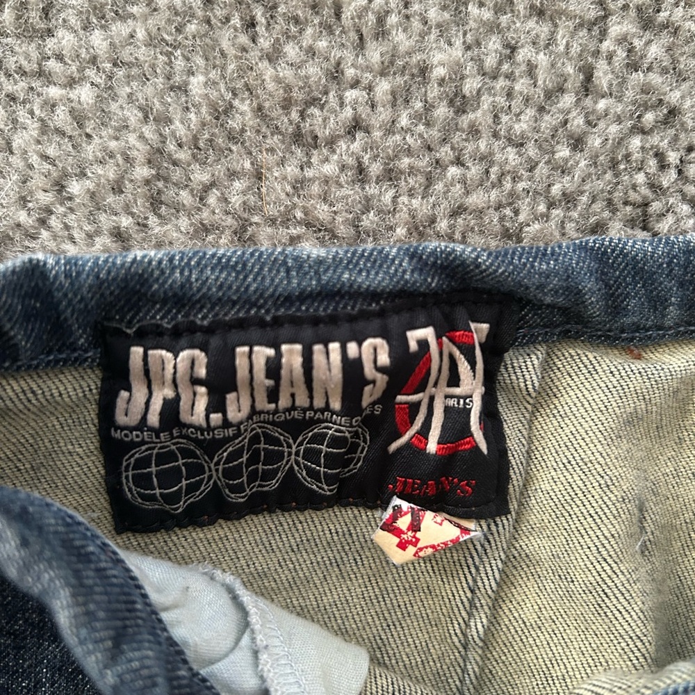 Vintage Blue Denim Jeans with Zipper Detail - Picture 10 of 11